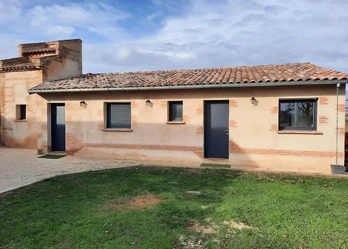 Petit coin de paradis, calme et confort garantie ! Chambre indépendante dans une dépendance !